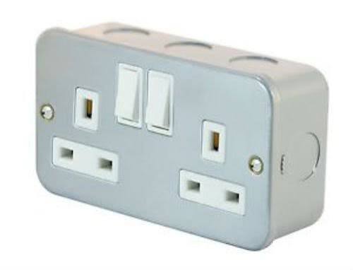 LINEAR TWIN SOCKET METALLIC 15A